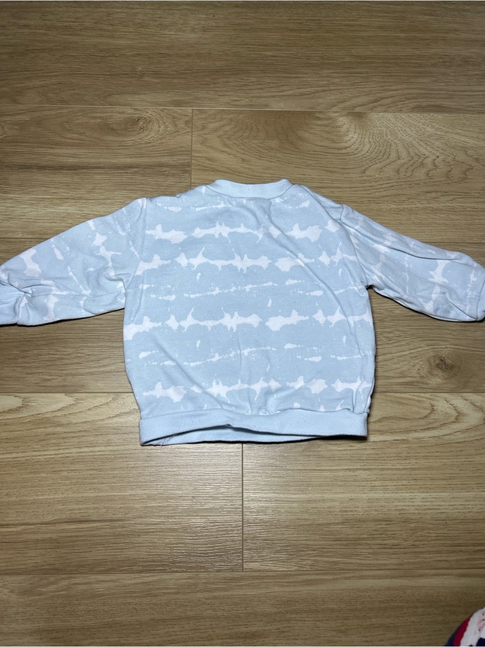 Light Blue Baby Sweatshirt with White Shark Motif - Picture 5 of 6